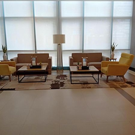 One Uptown Opposite Of Grandhyatt Hotel Manila Taguig City Exterior photo