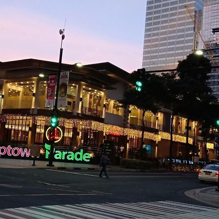 One Uptown Opposite Of Grandhyatt Hotel Manila Taguig City Exterior photo