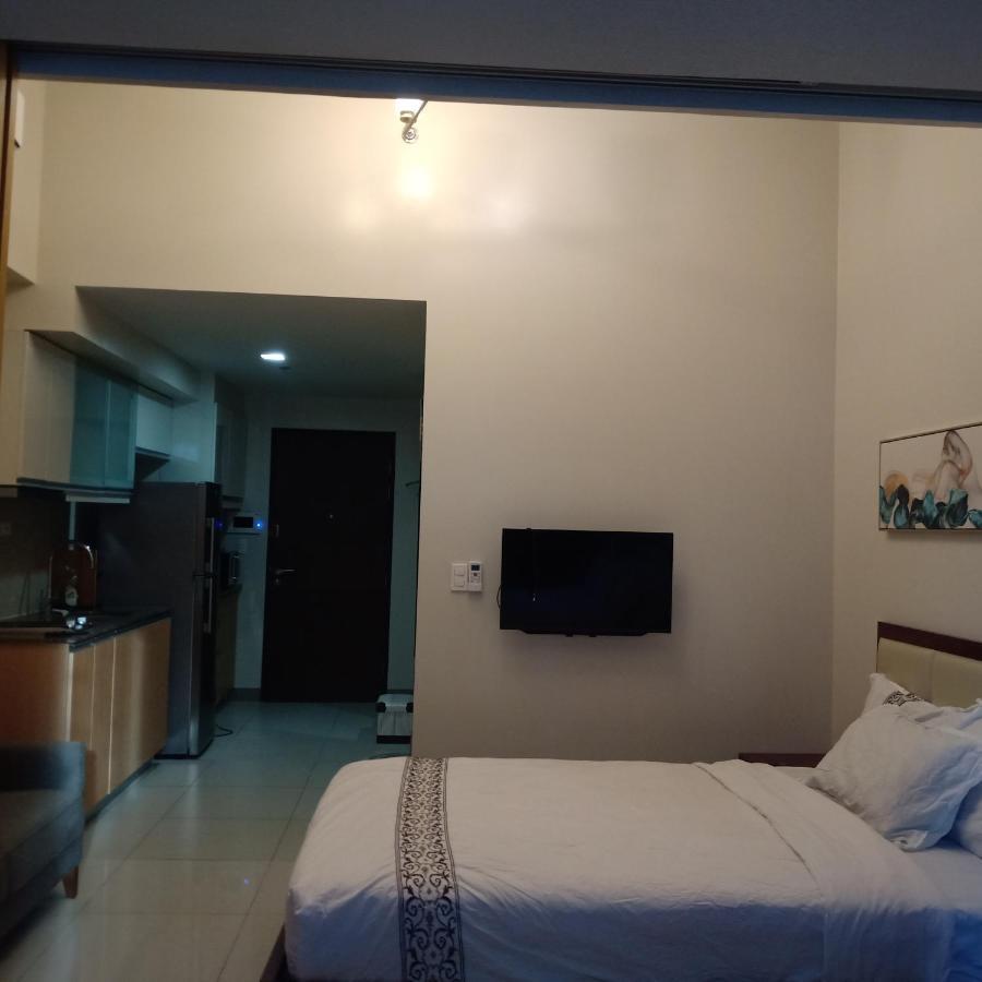 One Uptown Opposite Of Grandhyatt Hotel Manila Taguig City Exterior photo