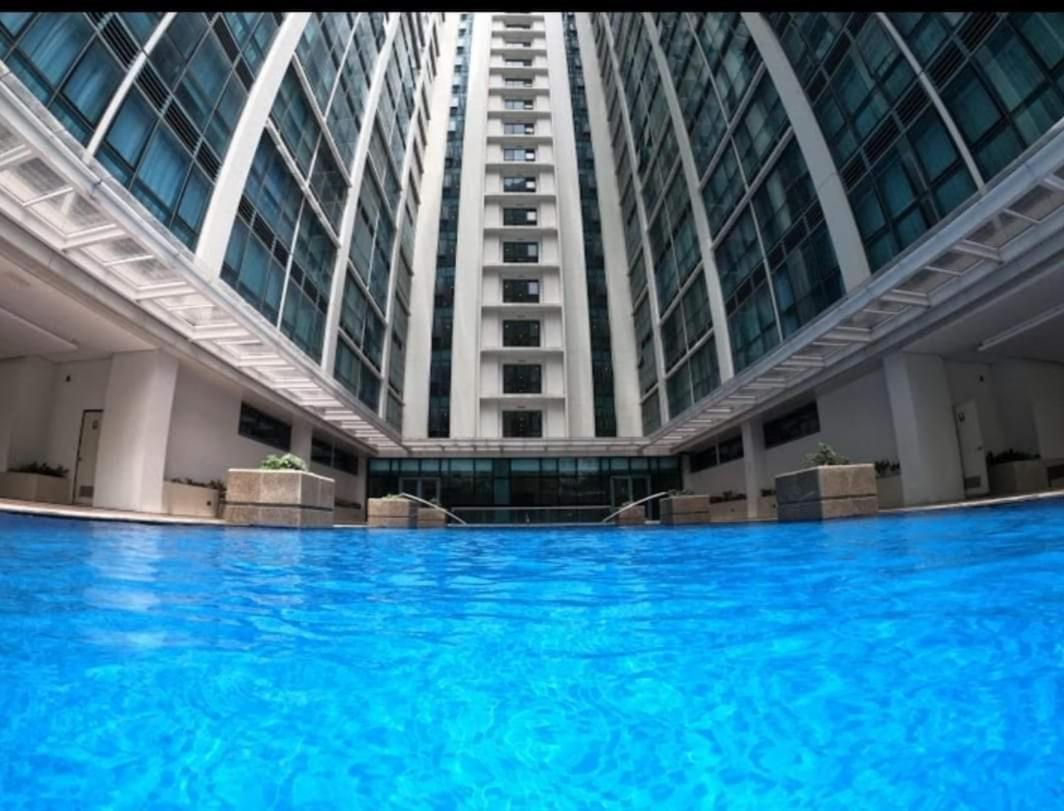 One Uptown Opposite Of Grandhyatt Hotel Manila Taguig City Room photo